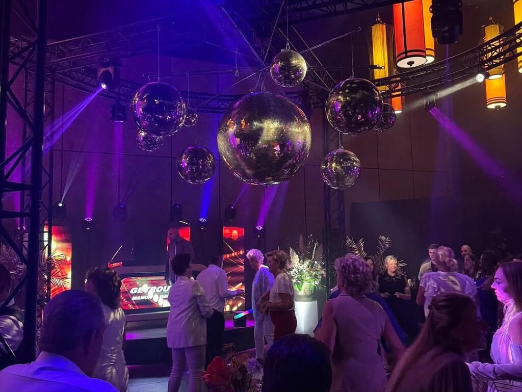 Een onvergetelijke bruiloft vol sfeer ✨ 8